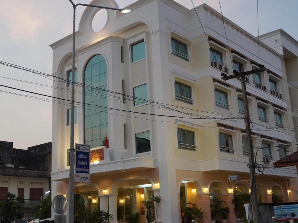 Seng Aroun Hotel Pakse Luaran gambar