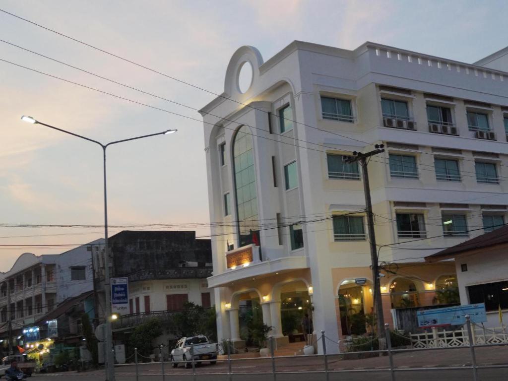 Seng Aroun Hotel Pakse Luaran gambar