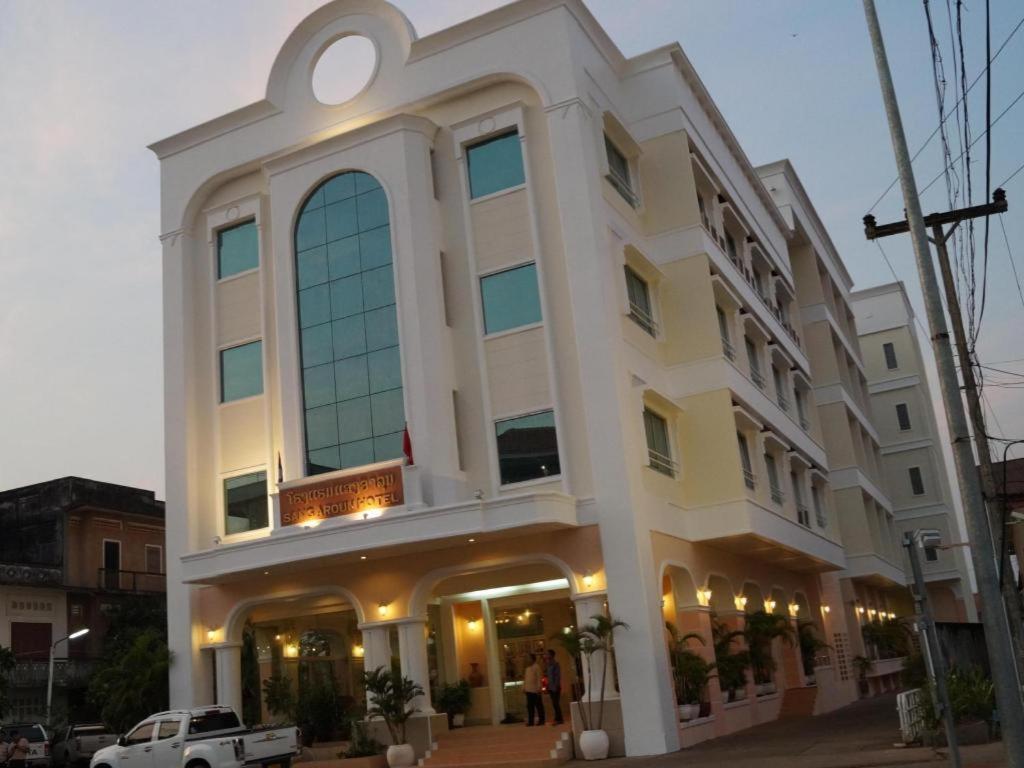 Seng Aroun Hotel Pakse Luaran gambar